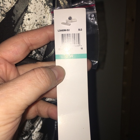 NEW London Style Dress (with tags) - Picture 4 of 5